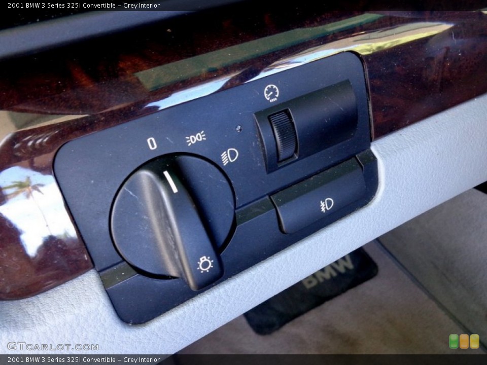 Grey Interior Controls for the 2001 BMW 3 Series 325i Convertible #88581436