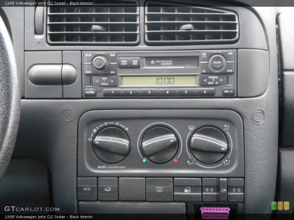 Black Interior Controls for the 1998 Volkswagen Jetta GLS Sedan #88581985