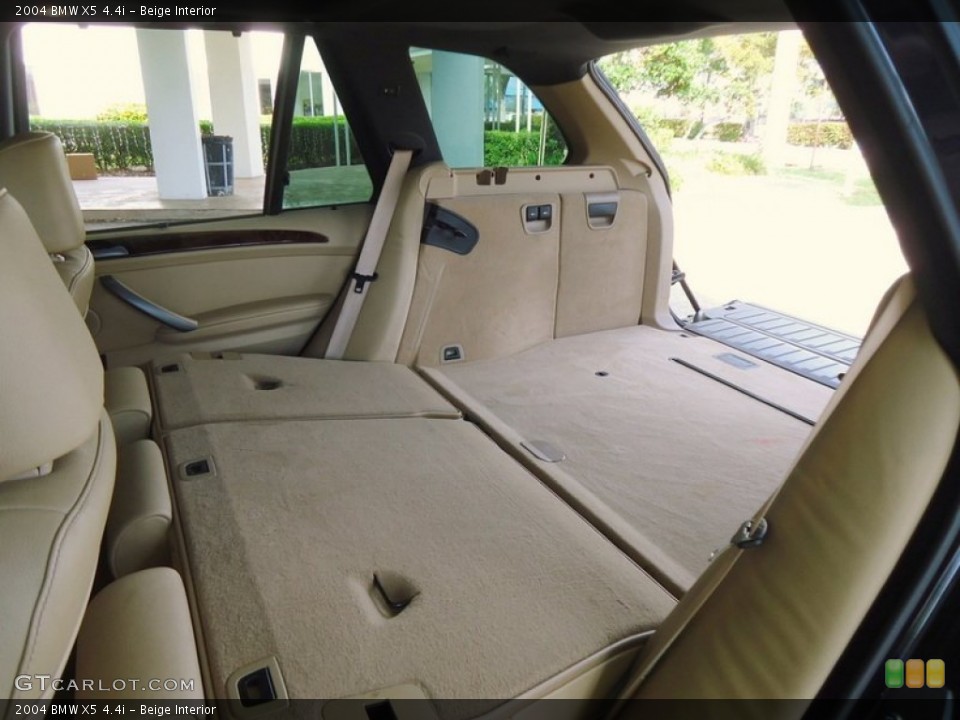 Beige Interior Trunk for the 2004 BMW X5 4.4i #88585030