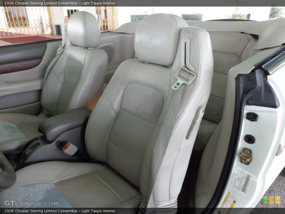 Light Taupe Interior Photo for the 2006 Chrysler Sebring Limited Convertible #88588150