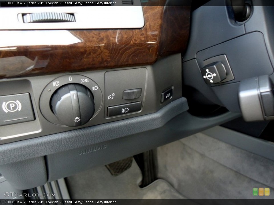 Basalt Grey/Flannel Grey Interior Controls for the 2003 BMW 7 Series 745Li Sedan #88593652