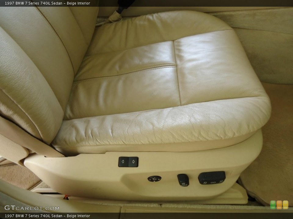 Beige Interior Controls for the 1997 BMW 7 Series 740iL Sedan #88600687