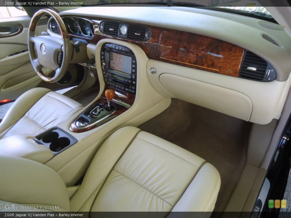 Barley Interior Dashboard for the 2006 Jaguar XJ Vanden Plas #88609438
