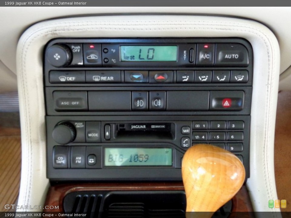 Oatmeal Interior Controls for the 1999 Jaguar XK XK8 Coupe #88613502