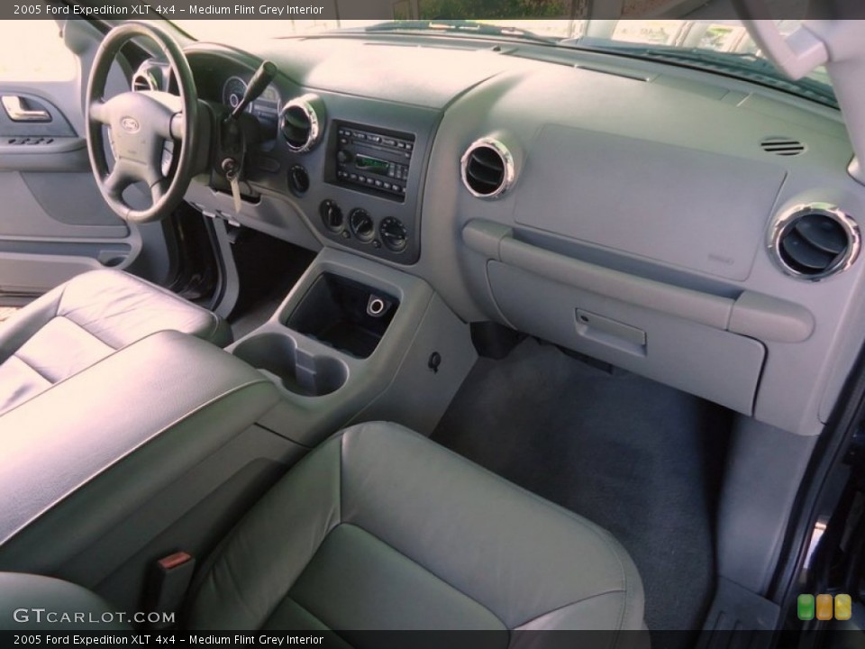 Medium Flint Grey Interior Dashboard for the 2005 Ford Expedition XLT 4x4 #88616200