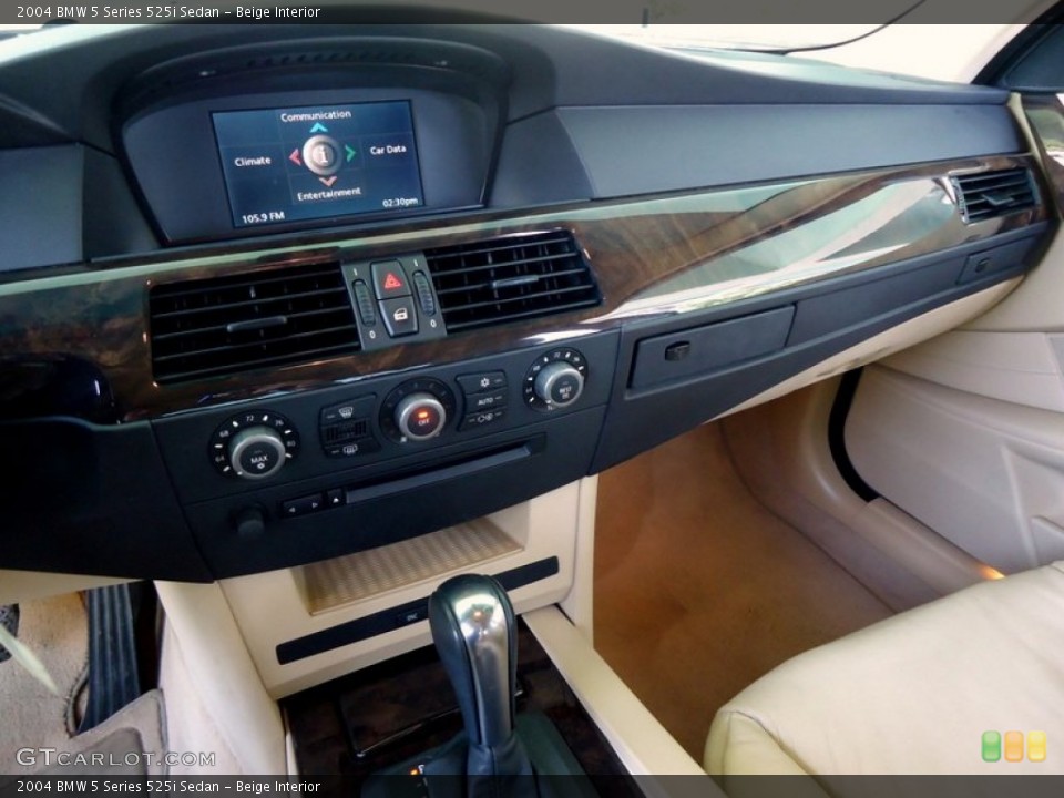 Beige Interior Dashboard for the 2004 BMW 5 Series 525i Sedan #88619182