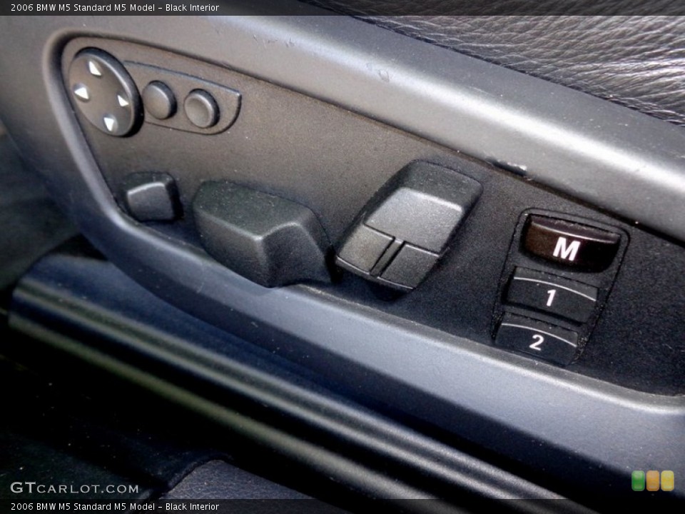 Black Interior Controls for the 2006 BMW M5  #88627855