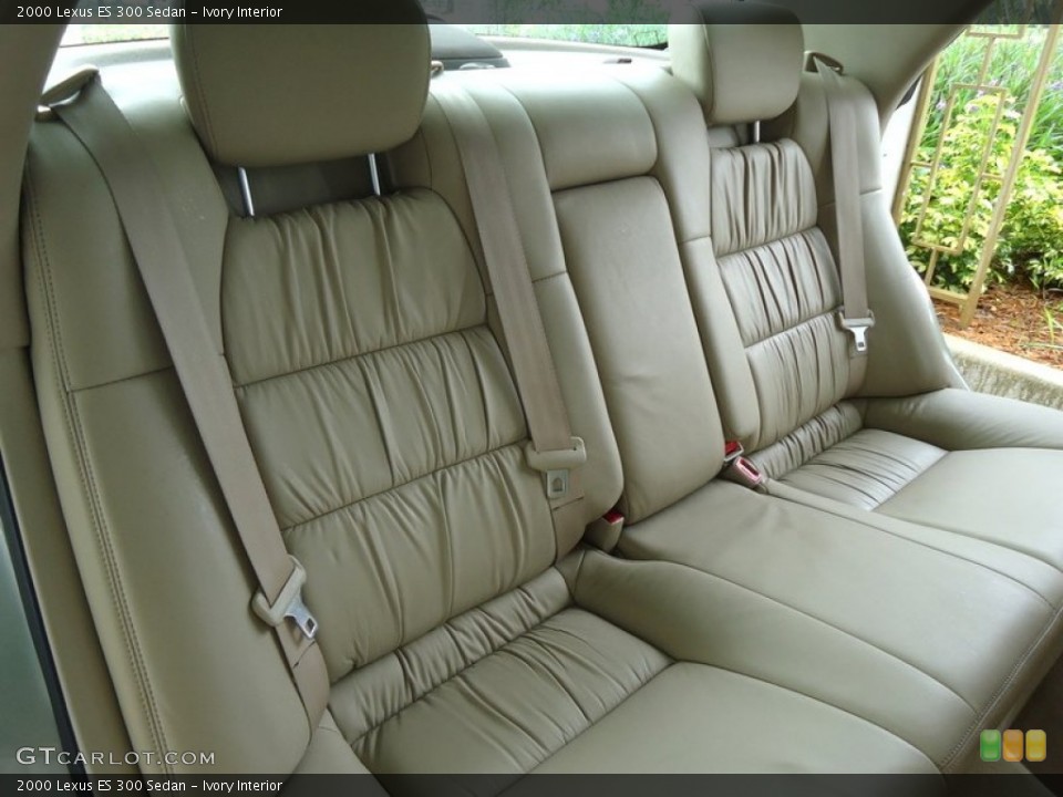 Ivory Interior Rear Seat for the 2000 Lexus ES 300 Sedan #88632916