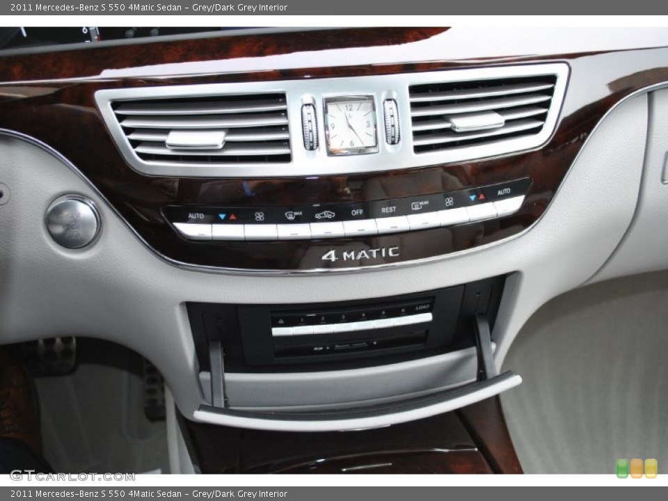 Grey/Dark Grey Interior Controls for the 2011 Mercedes-Benz S 550 4Matic Sedan #88667703