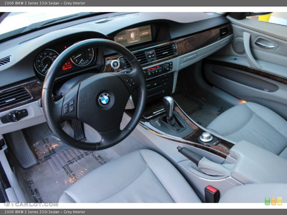 Grey Interior Photo for the 2006 BMW 3 Series 330i Sedan #88755897