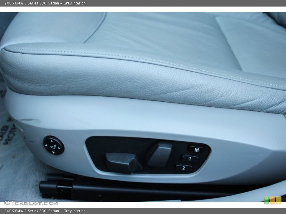 Grey Interior Controls for the 2006 BMW 3 Series 330i Sedan #88756068