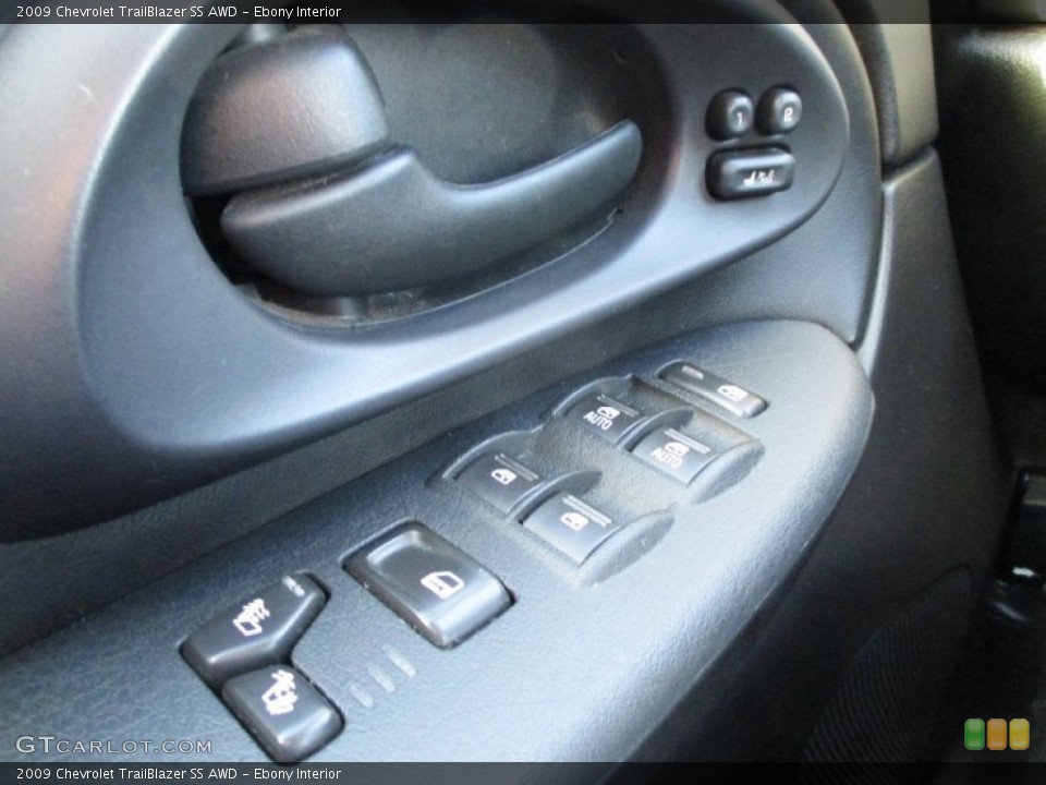 Ebony Interior Controls for the 2009 Chevrolet TrailBlazer SS AWD #88760019