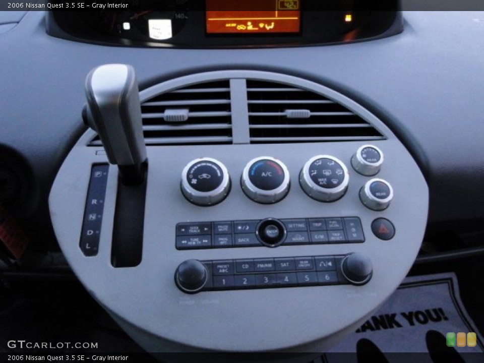 Gray Interior Controls for the 2006 Nissan Quest 3.5 SE #88799402