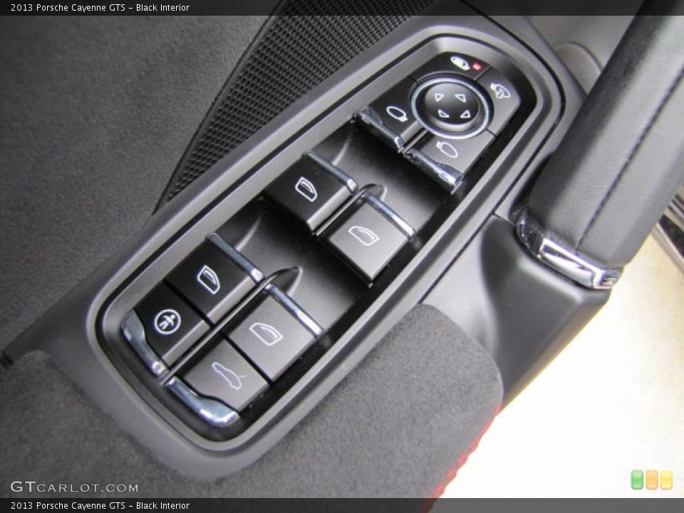 Black Interior Controls for the 2013 Porsche Cayenne GTS #88808087