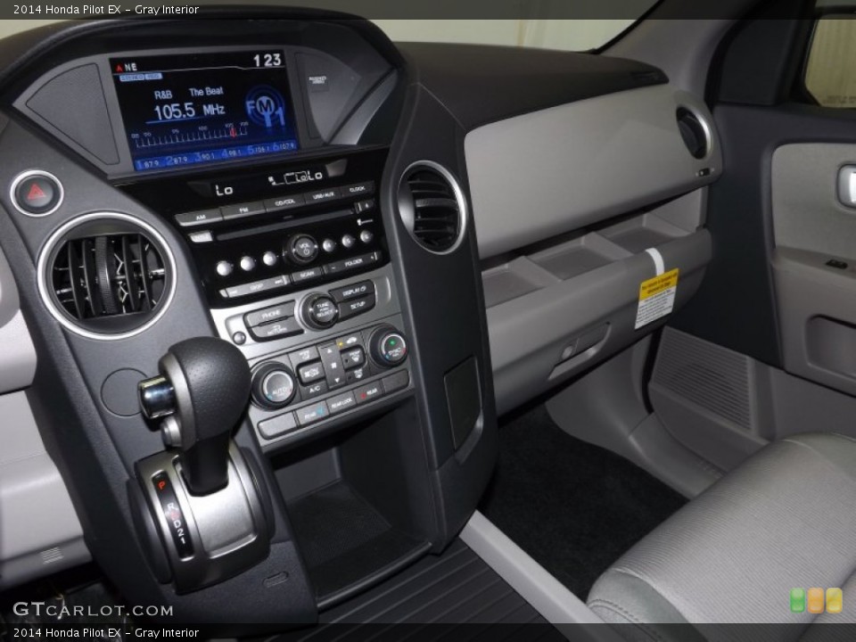 Gray Interior Controls for the 2014 Honda Pilot EX #88823164