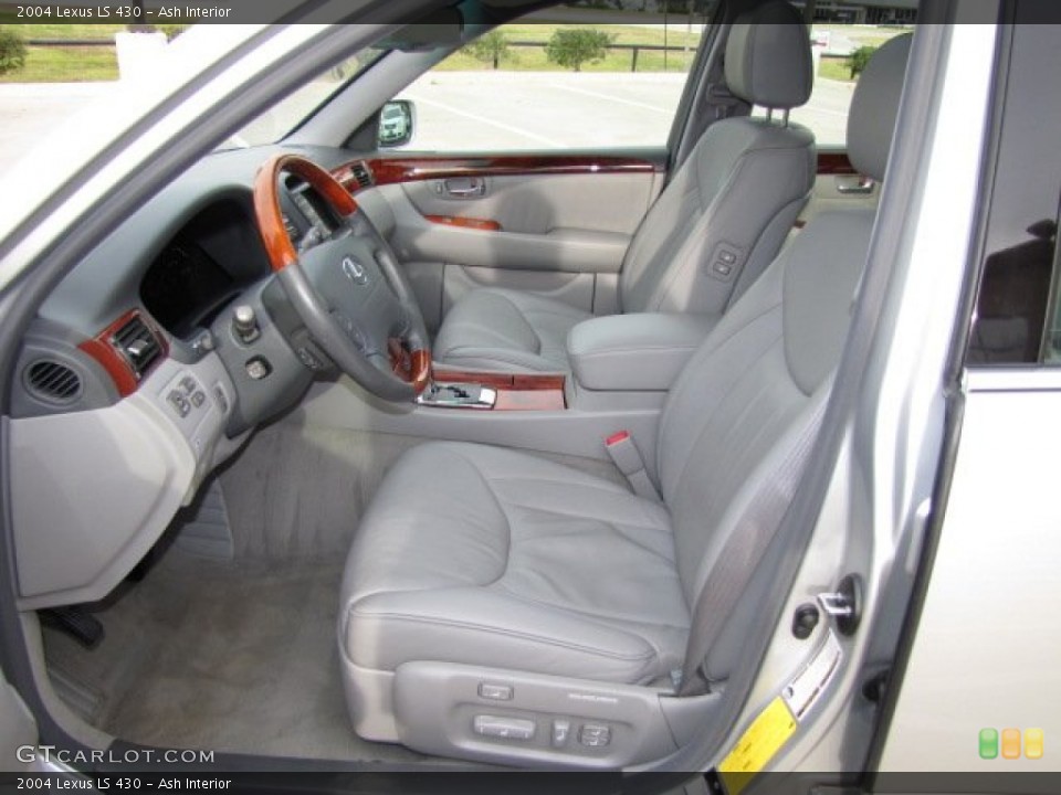 Ash Interior Photo for the 2004 Lexus LS 430 #88842256