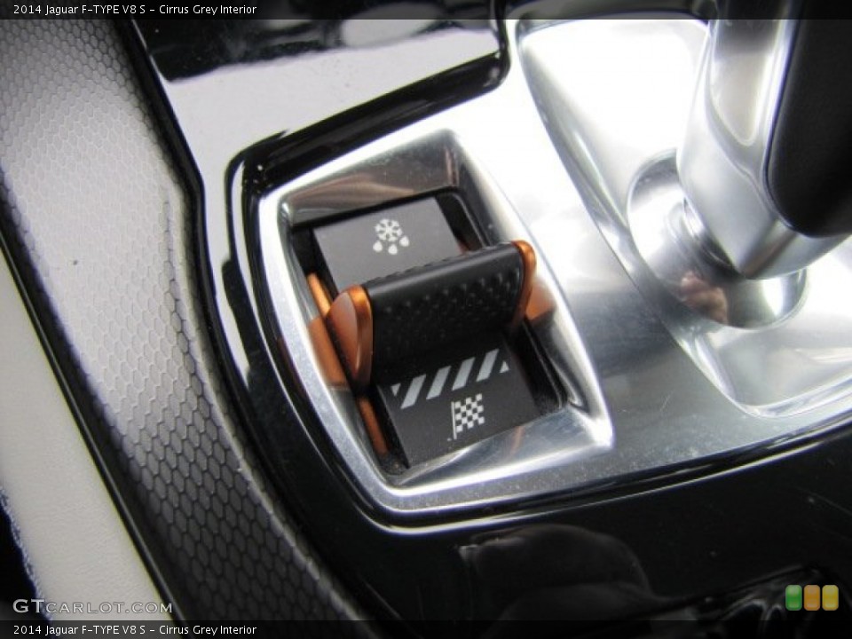 Cirrus Grey Interior Controls for the 2014 Jaguar F-TYPE V8 S #88845175