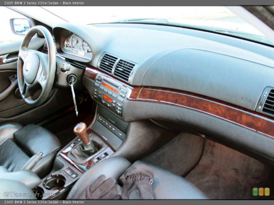 Black Interior Dashboard for the 2005 BMW 3 Series 330xi Sedan #88845325