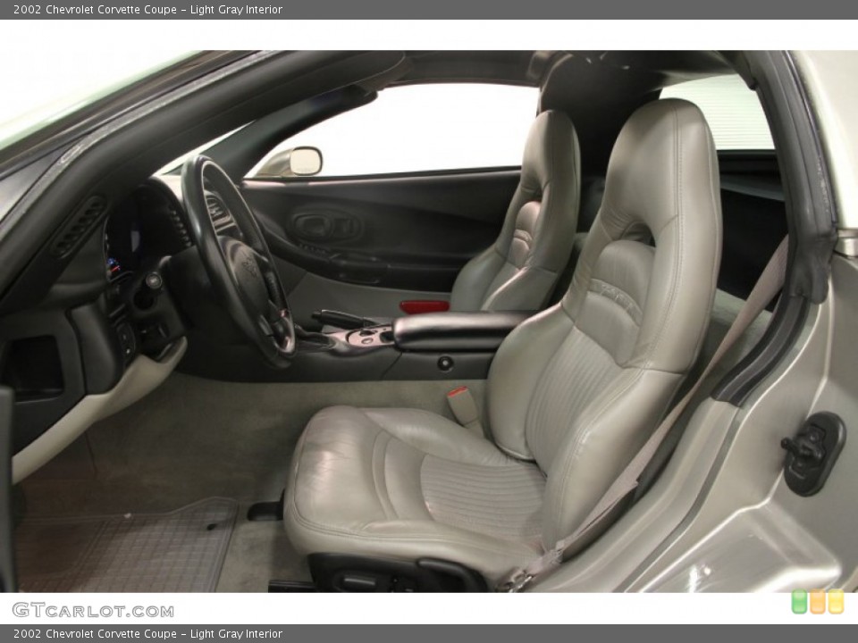 Light Gray Interior Photo for the 2002 Chevrolet Corvette Coupe #88859128