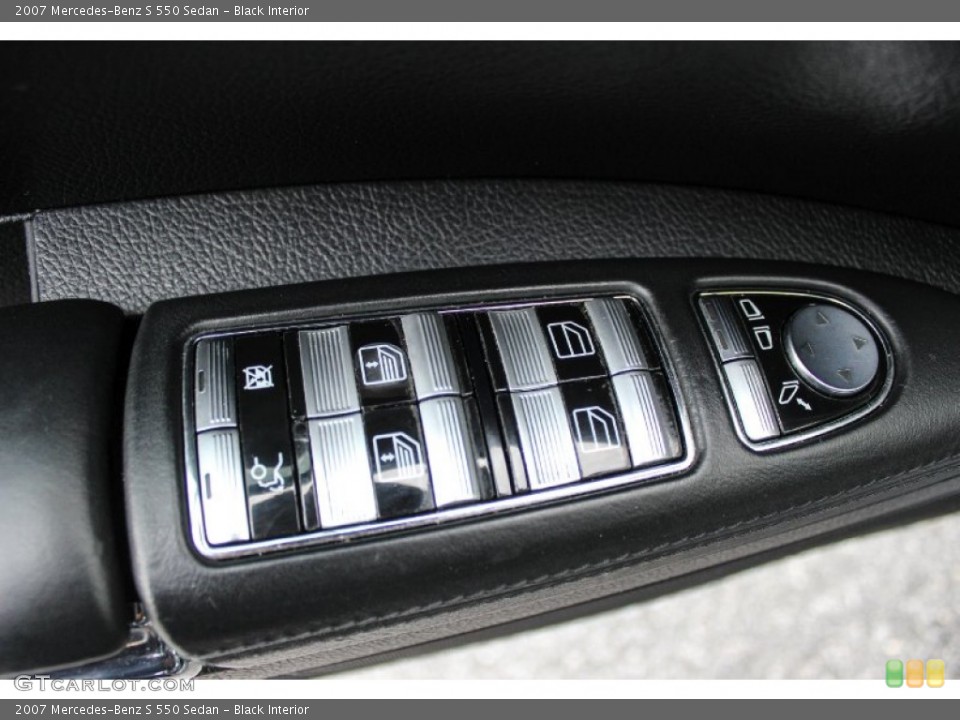 Black Interior Controls for the 2007 Mercedes-Benz S 550 Sedan #88877835