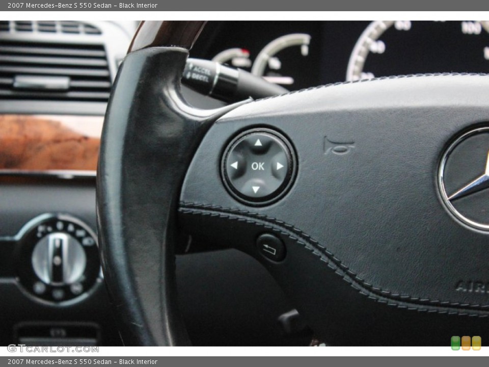 Black Interior Controls for the 2007 Mercedes-Benz S 550 Sedan #88878045