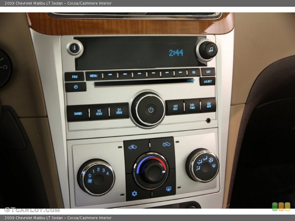 Cocoa/Cashmere Interior Controls for the 2009 Chevrolet Malibu LT Sedan #89001185