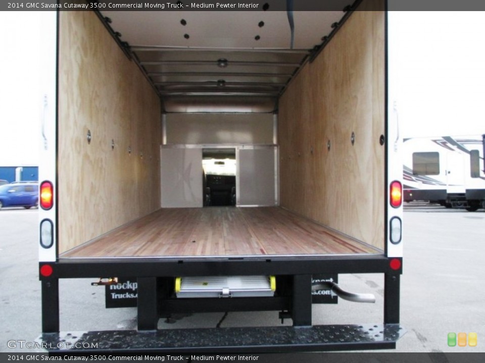 Medium Pewter Interior Photo for the 2014 GMC Savana Cutaway 3500 Commercial Moving Truck #89009364