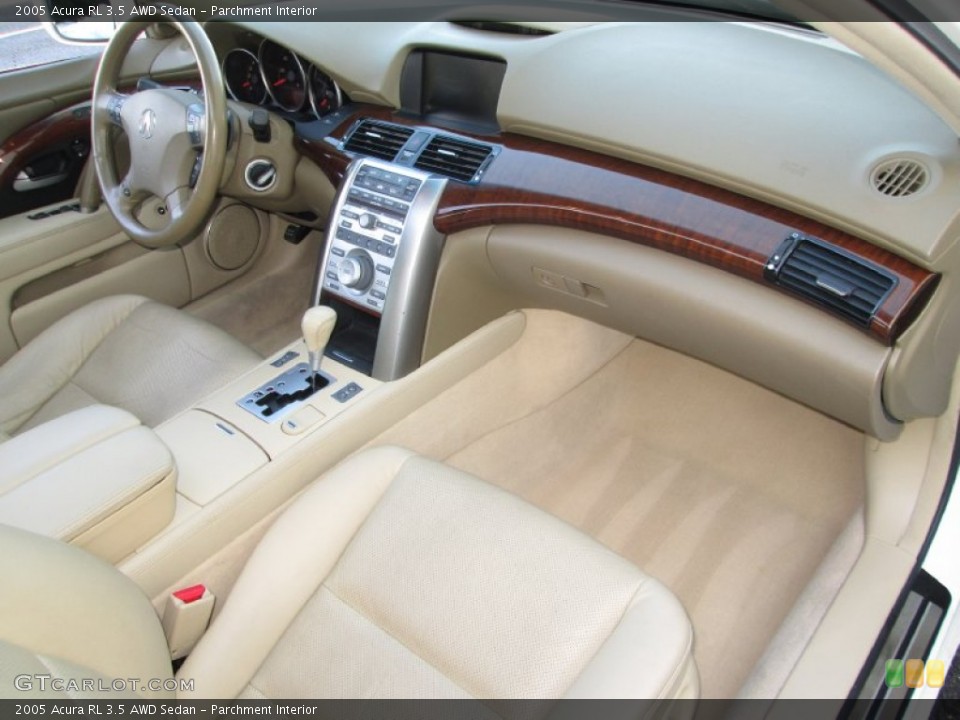 Parchment Interior Dashboard for the 2005 Acura RL 3.5 AWD Sedan #89012303