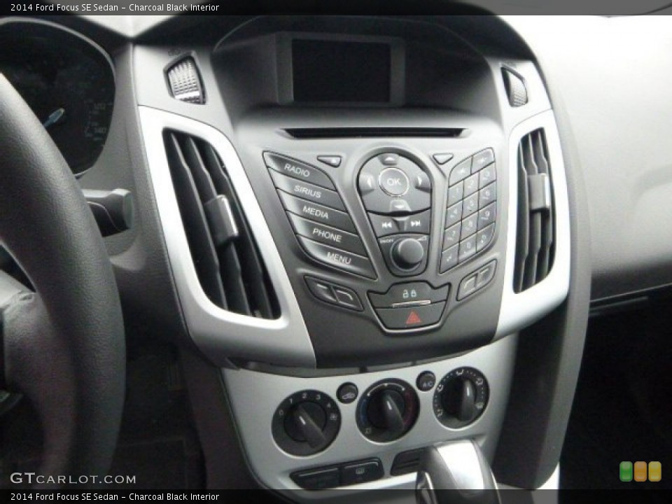 Charcoal Black Interior Controls for the 2014 Ford Focus SE Sedan #89080769