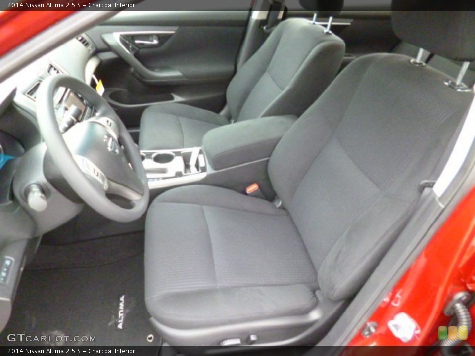 Charcoal Interior Photo for the 2014 Nissan Altima 2.5 S #89101604