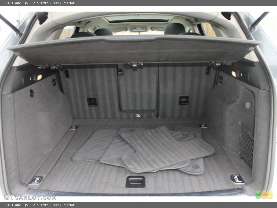 Black Interior Trunk for the 2011 Audi Q5 3.2 quattro #89144343