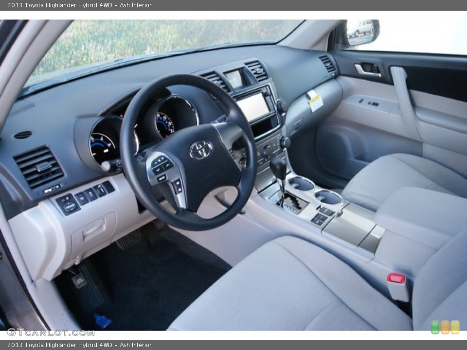 Ash Interior Prime Interior for the 2013 Toyota Highlander Hybrid 4WD #89150448