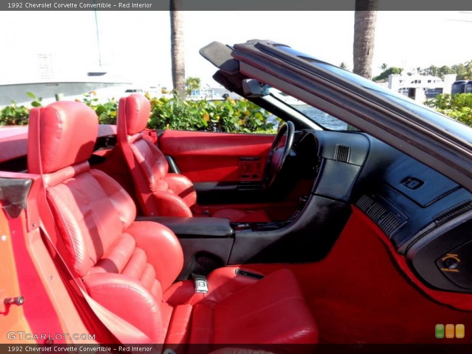 Red Interior Photo for the 1992 Chevrolet Corvette Convertible #89171296