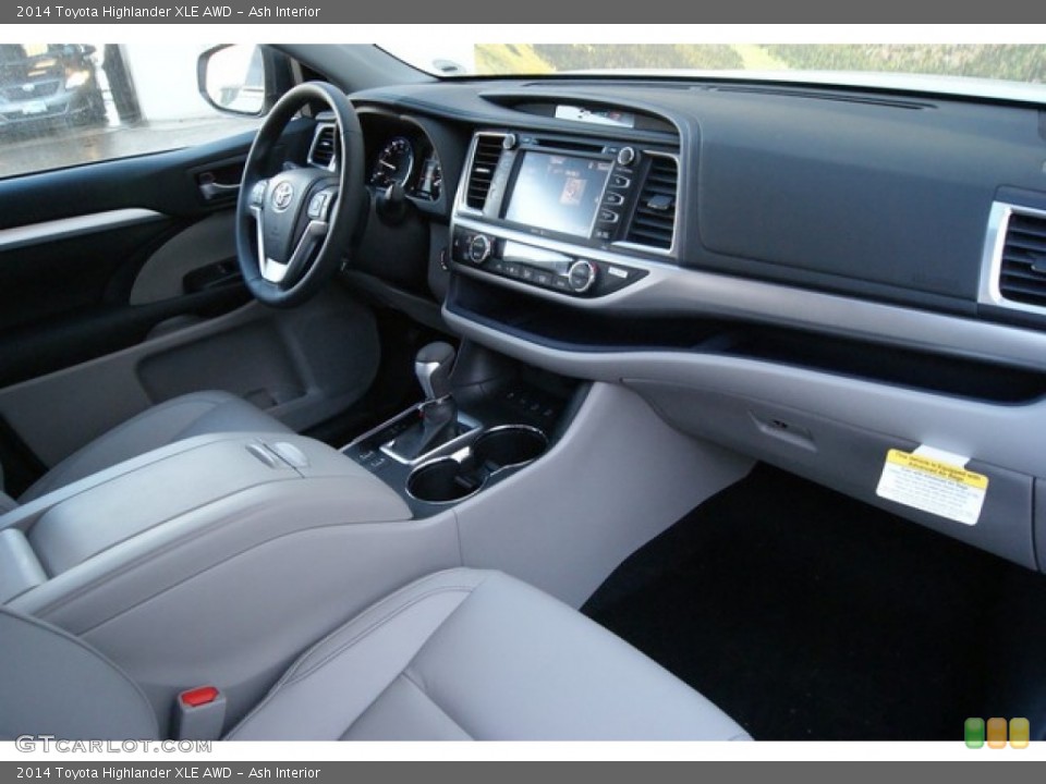 Ash Interior Dashboard for the 2014 Toyota Highlander XLE AWD #89232445