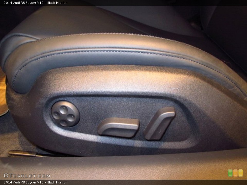 Black Interior Controls for the 2014 Audi R8 Spyder V10 #89300382