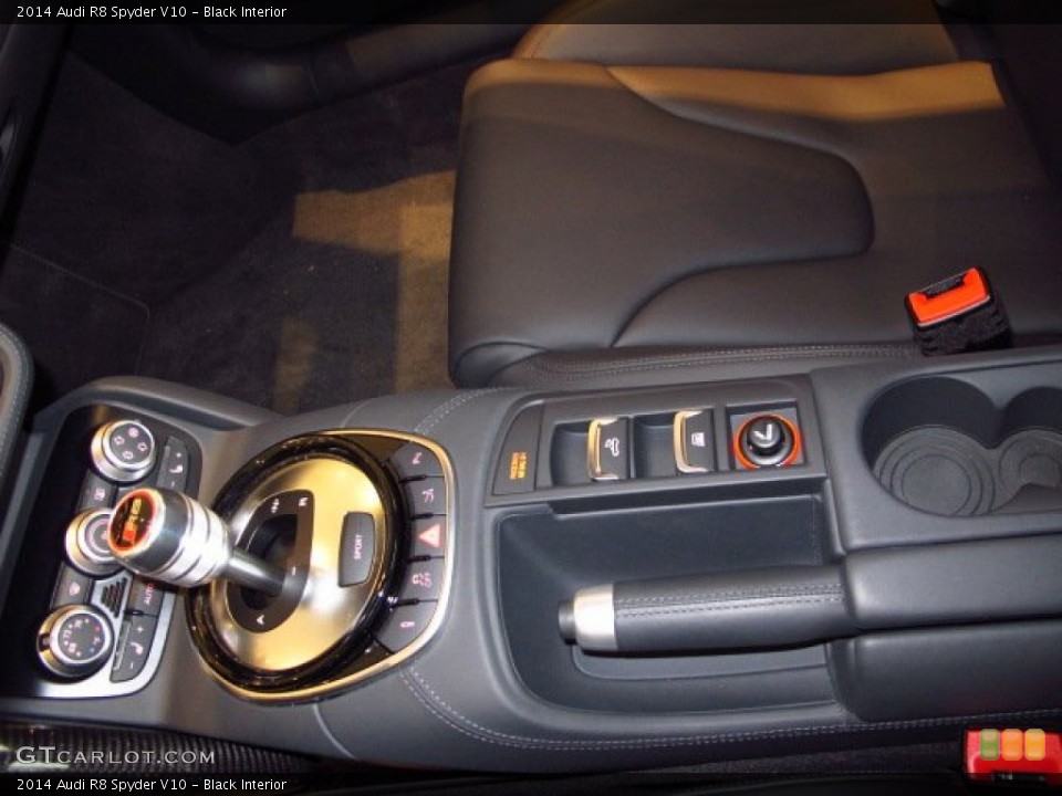 Black Interior Controls for the 2014 Audi R8 Spyder V10 #89300388