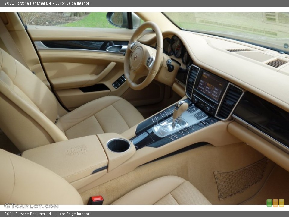 Luxor Beige Interior Dashboard for the 2011 Porsche Panamera 4 #89320301