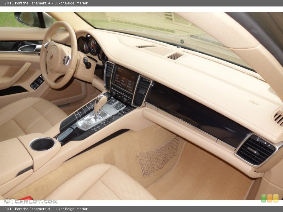 Luxor Beige Interior Dashboard for the 2011 Porsche Panamera 4 #89320327