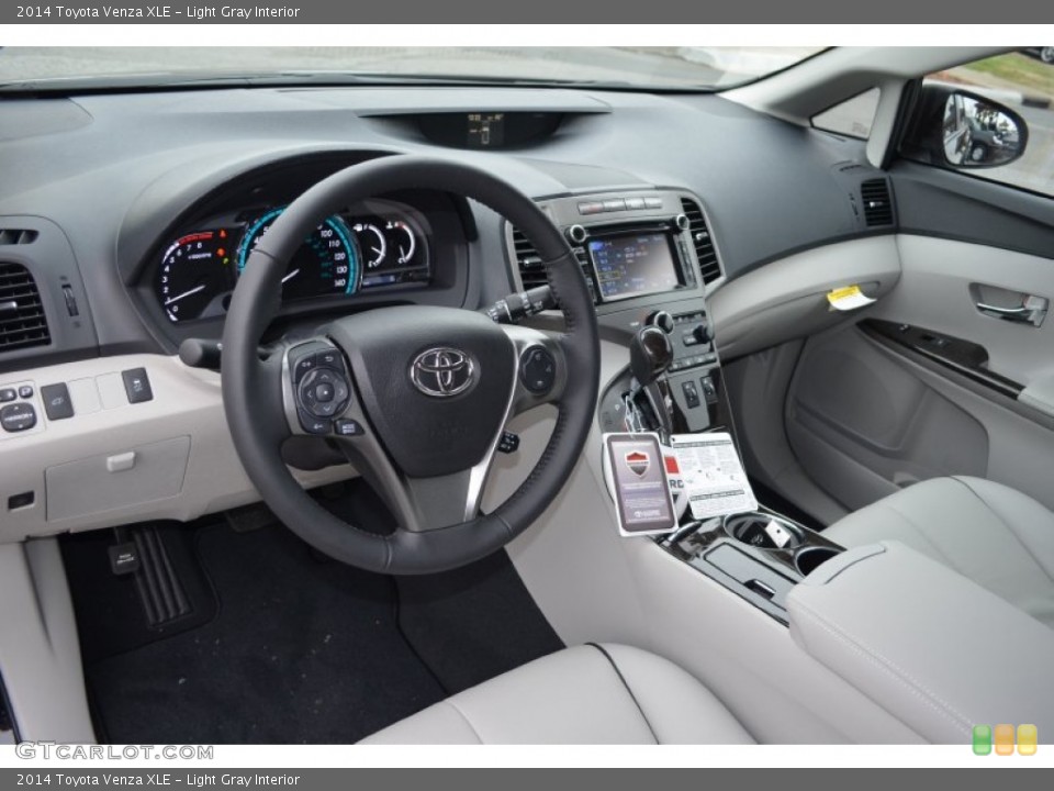 Light Gray Interior Photo for the 2014 Toyota Venza XLE #89364148