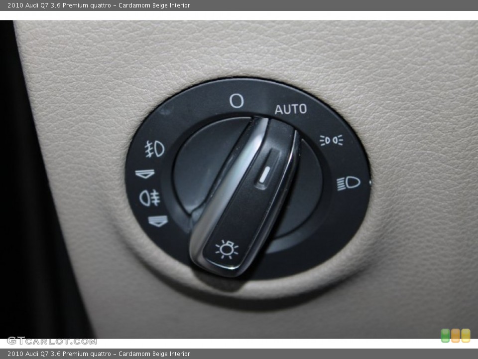 Cardamom Beige Interior Controls for the 2010 Audi Q7 3.6 Premium quattro #89378131