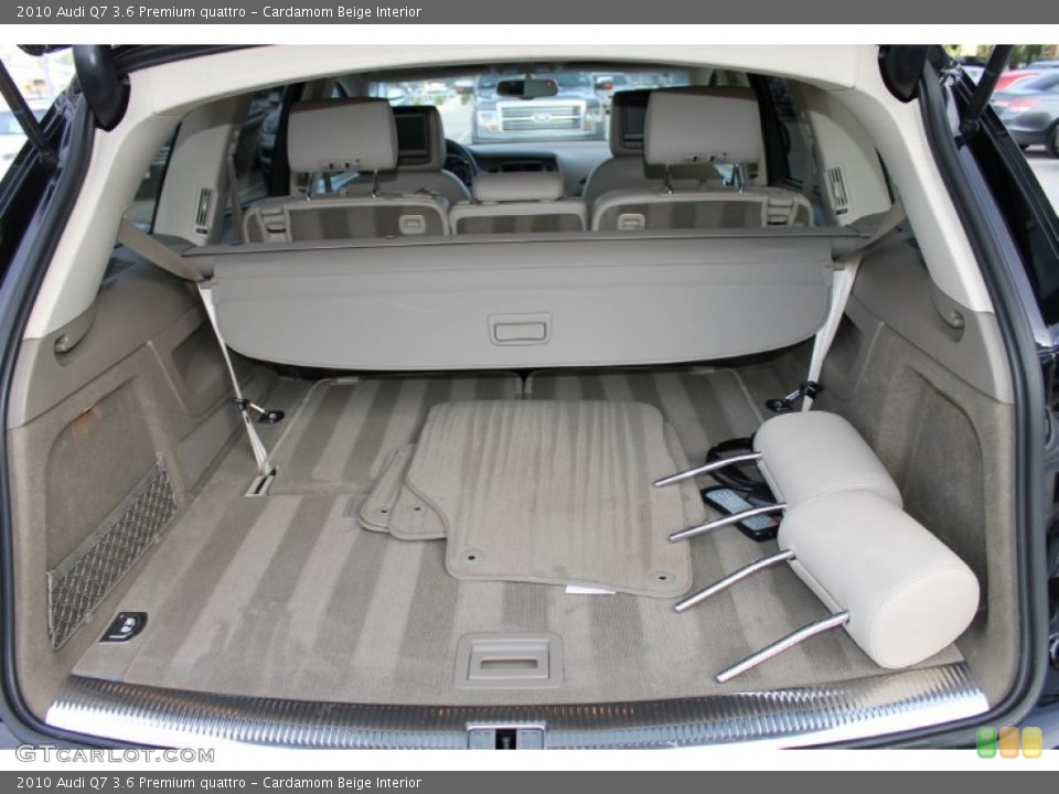 Cardamom Beige Interior Trunk for the 2010 Audi Q7 3.6 Premium quattro #89378251