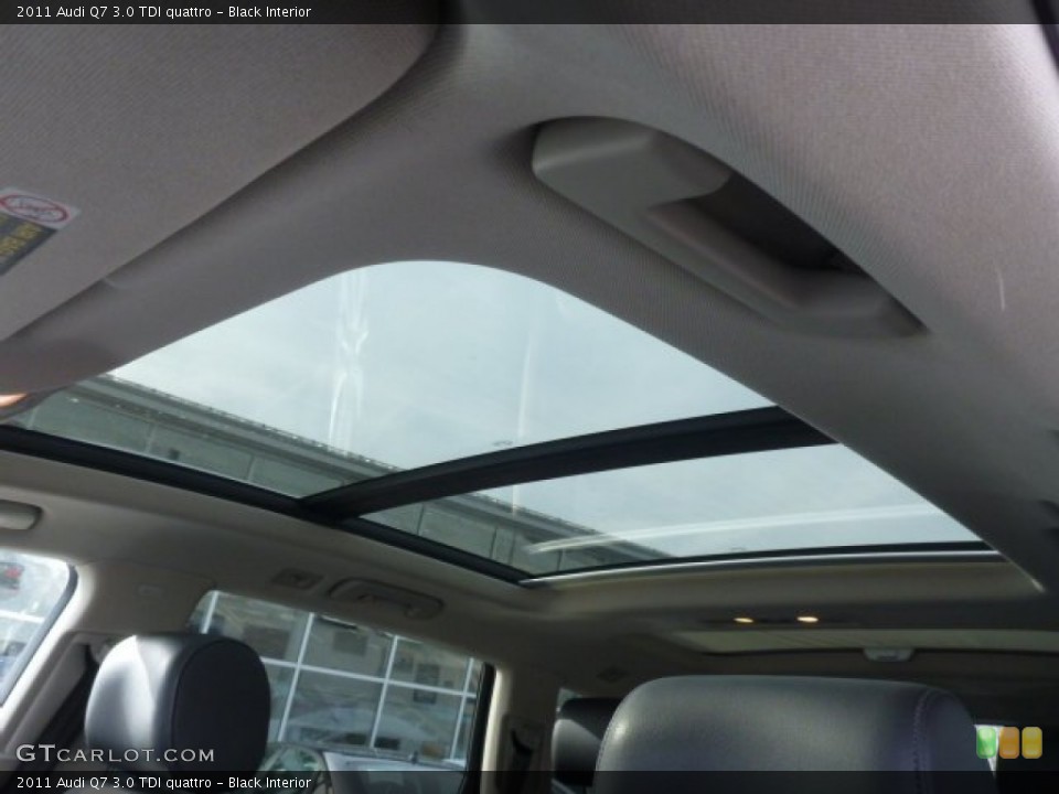 Black Interior Sunroof for the 2011 Audi Q7 3.0 TDI quattro #89412170