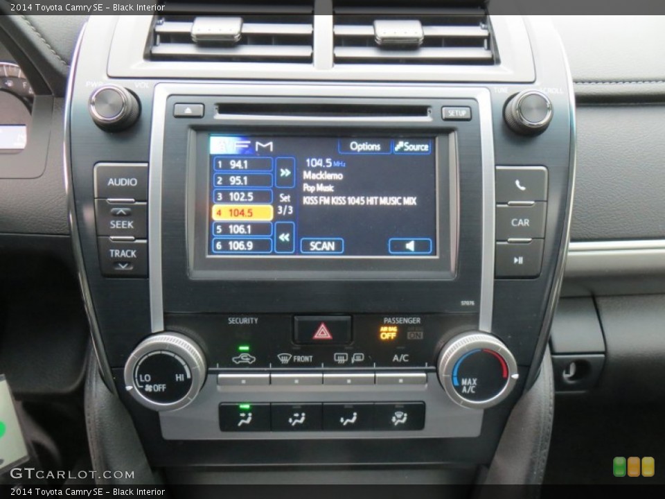Black Interior Controls for the 2014 Toyota Camry SE #89450991