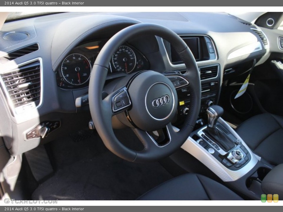 Black Interior Dashboard for the 2014 Audi Q5 3.0 TFSI quattro #89470517