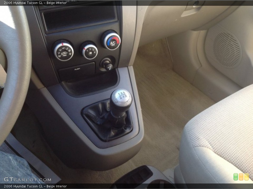 Beige Interior Transmission for the 2006 Hyundai Tucson GL #89489356