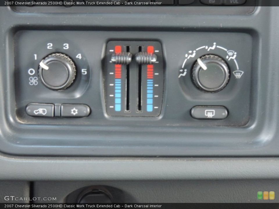 Dark Charcoal Interior Controls for the 2007 Chevrolet Silverado 2500HD Classic Work Truck Extended Cab #89493496