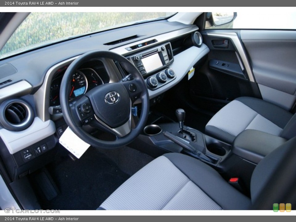 Ash Interior Photo for the 2014 Toyota RAV4 LE AWD #89504783
