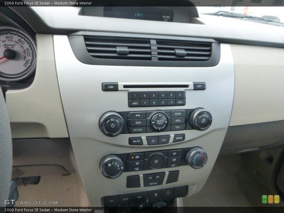 Medium Stone Interior Controls for the 2009 Ford Focus SE Sedan #89520061