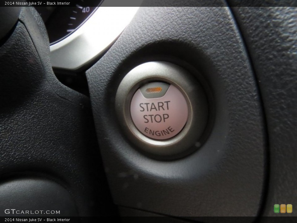 Black Interior Controls for the 2014 Nissan Juke SV #89539462