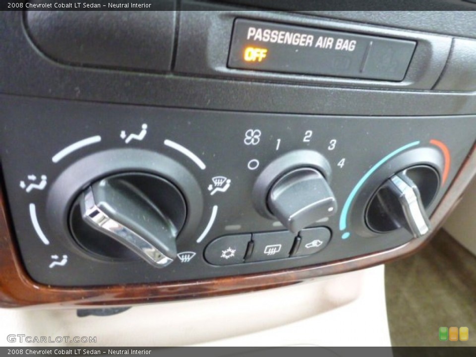 Neutral Interior Controls for the 2008 Chevrolet Cobalt LT Sedan #89554090